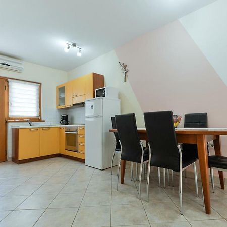 Lumbre Apartment Tar-Vabriga Buitenkant foto